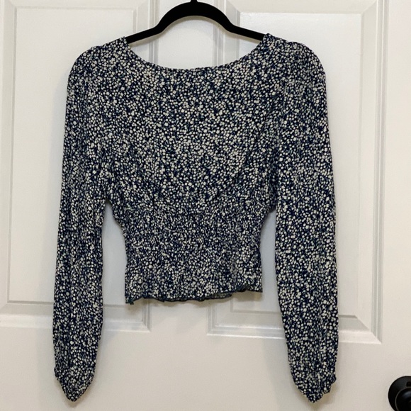 Floral Ruched Top 🌻 - Picture 2 of 4